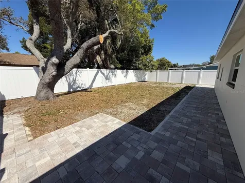 715 65th Avenue Drive W Bradenton FL 34207