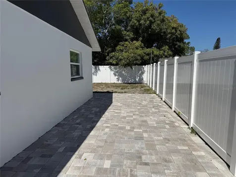 715 65th Avenue Drive W Bradenton FL 34207
