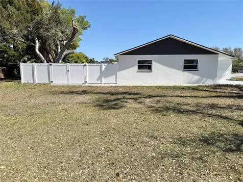 715 65th Avenue Drive W Bradenton FL 34207