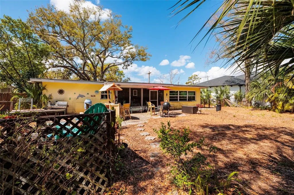 2306 S Lois Avenue Tampa FL 33629