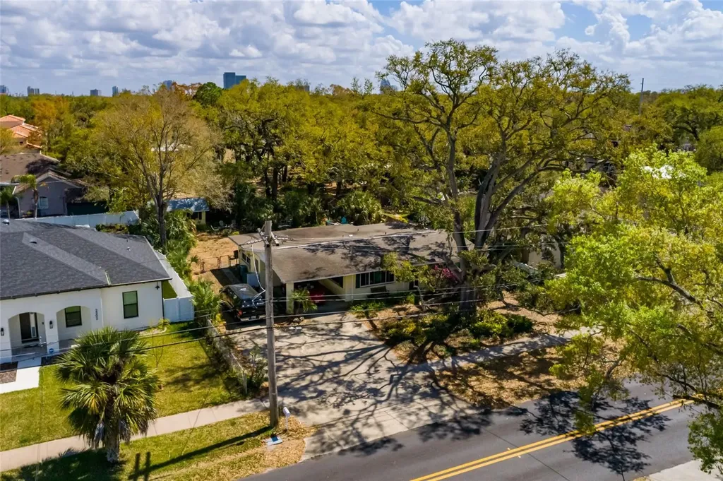 2306 S Lois Avenue Tampa FL 33629