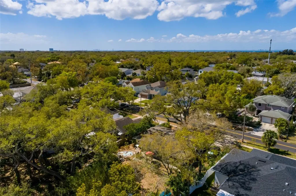 2306 S Lois Avenue Tampa FL 33629