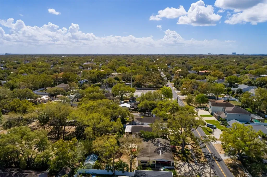 2306 S Lois Avenue Tampa FL 33629
