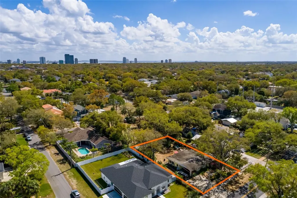2306 S Lois Avenue Tampa FL 33629