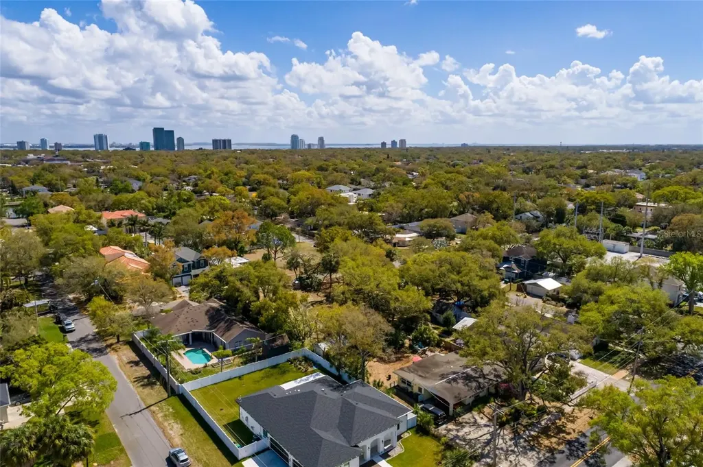 2306 S Lois Avenue Tampa FL 33629
