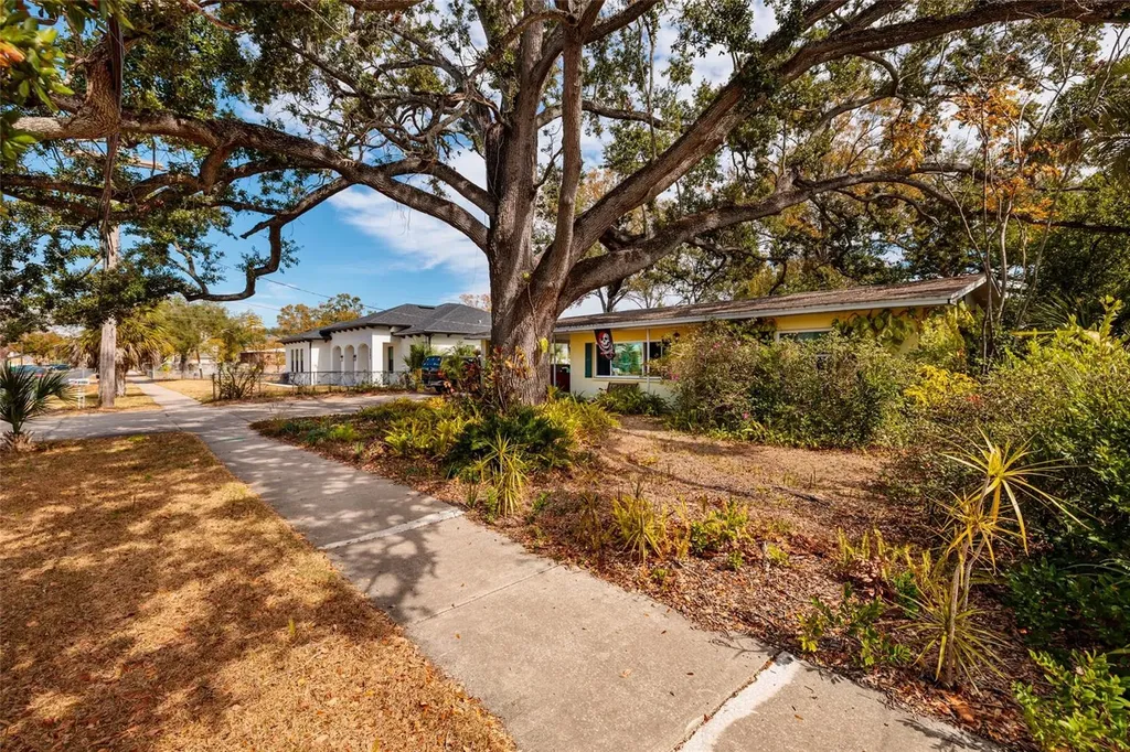 2306 S Lois Avenue Tampa FL 33629