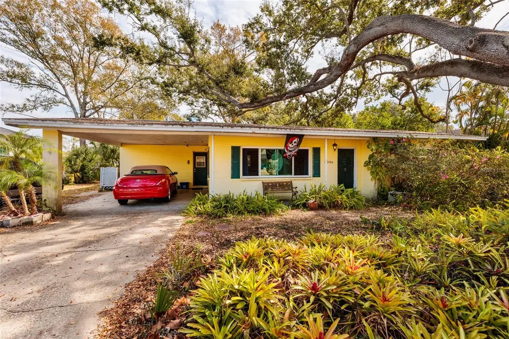 2306 S Lois Avenue Tampa FL 33629