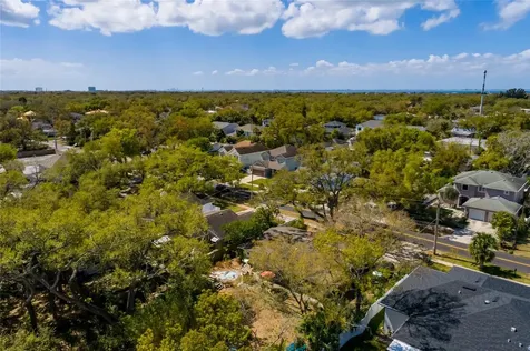 2306 S Lois Avenue Tampa FL 33629