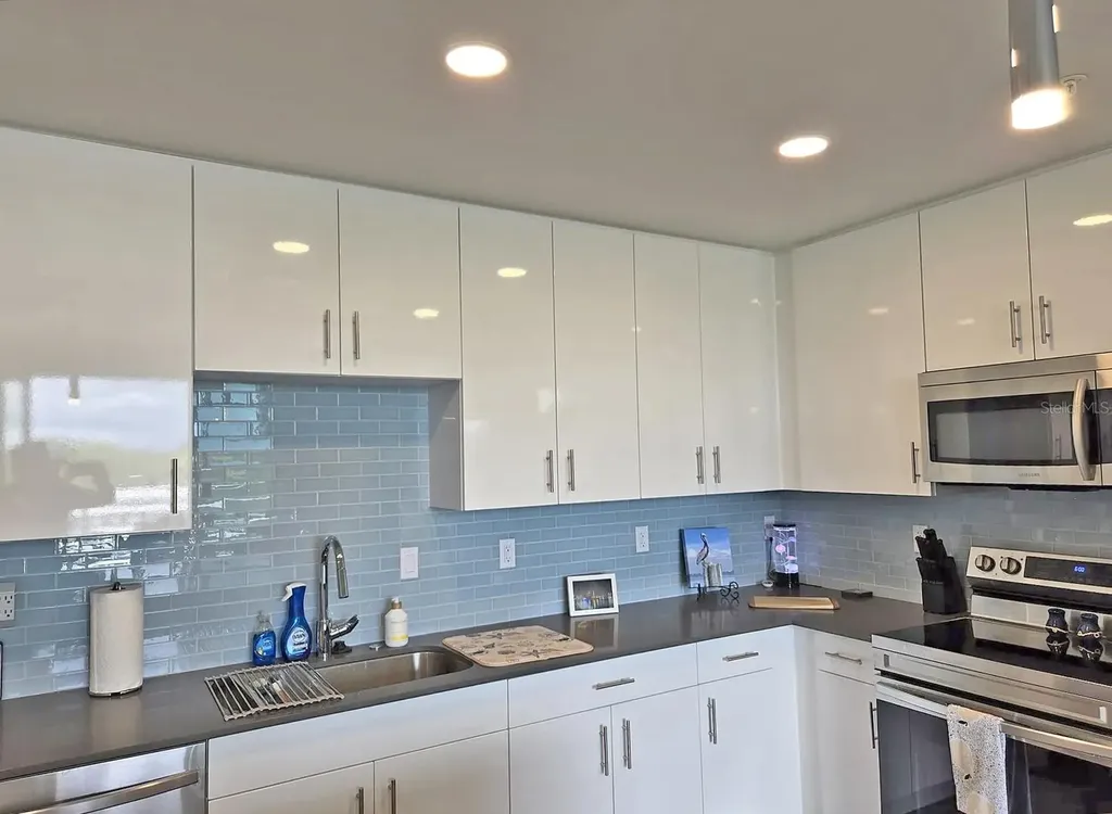 1709 N Tamiami Trail Sarasota FL 34234