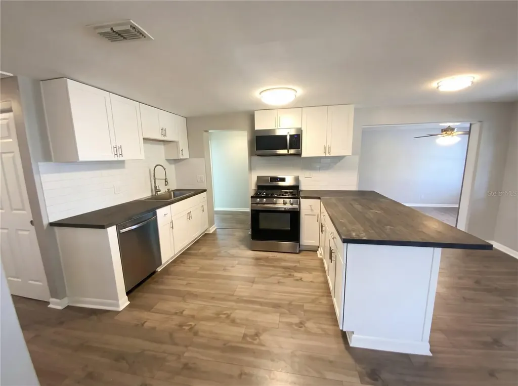 8632 94th Street Seminole FL 33777