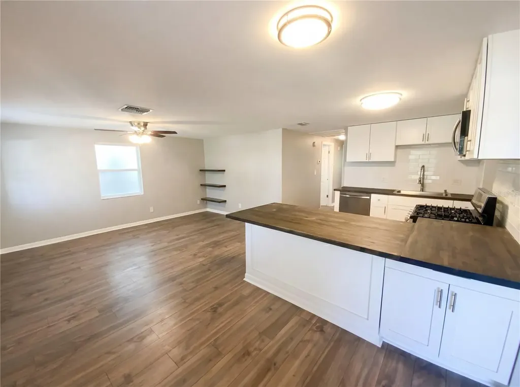 8632 94th Street Seminole FL 33777