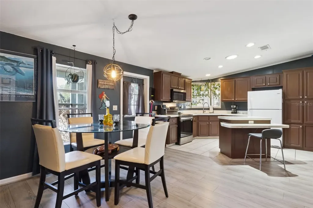26142 Rose Lane Astatula FL 34705