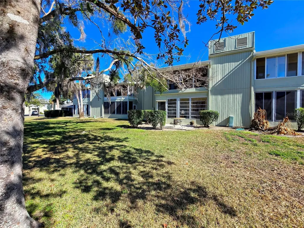 633 Silver Pass Ocala FL 34472