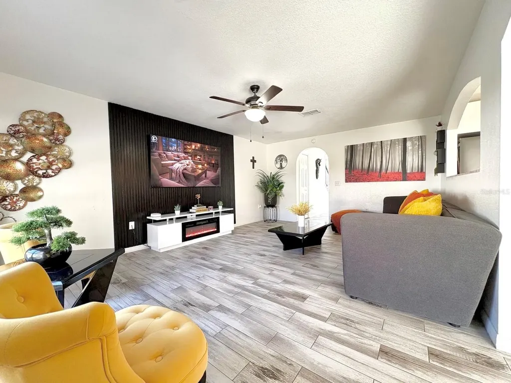 3142 Whispering Trails Street Winter Haven FL 33884
