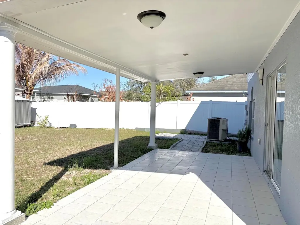 3142 Whispering Trails Street Winter Haven FL 33884