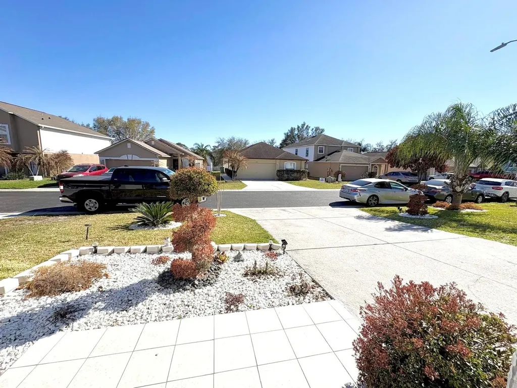 3142 Whispering Trails Street Winter Haven FL 33884