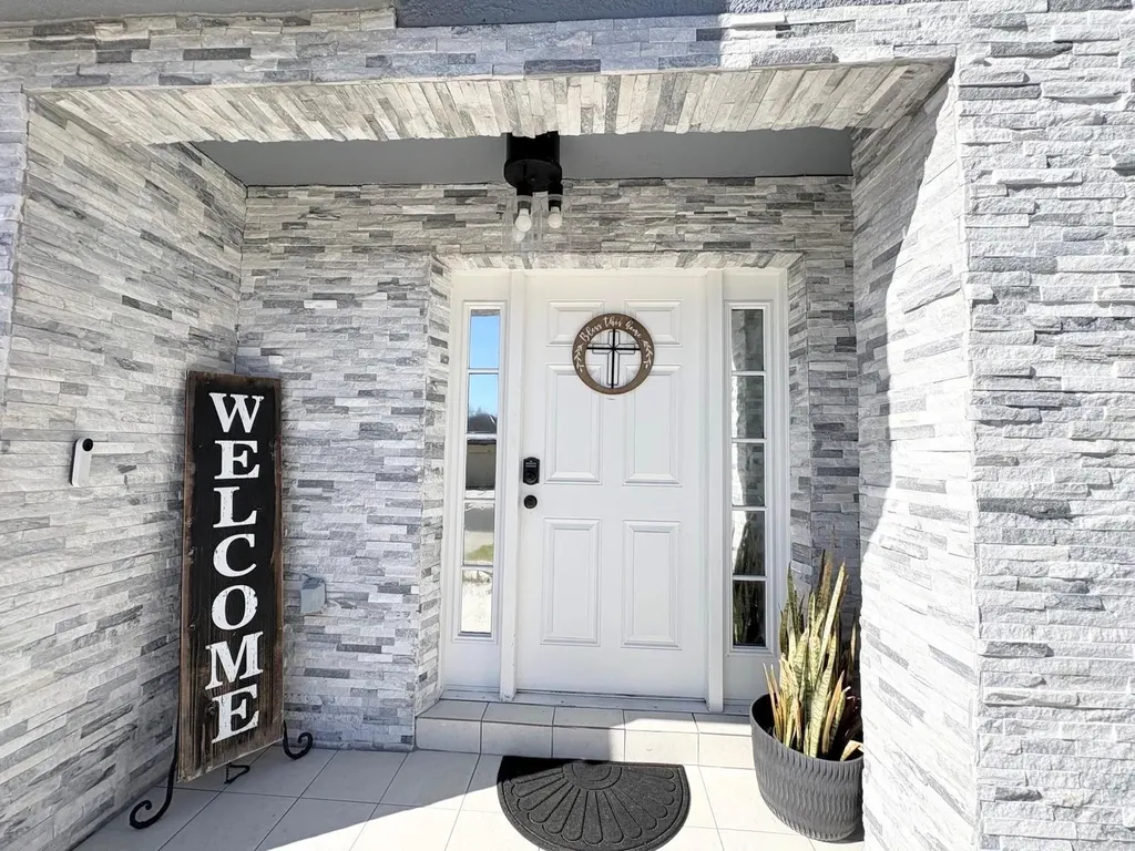 3142 Whispering Trails Street Winter Haven FL 33884