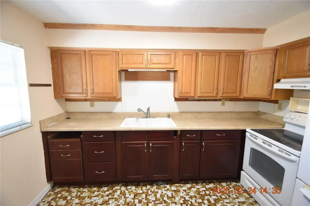 5028 16th Street Zephyrhills FL 33542
