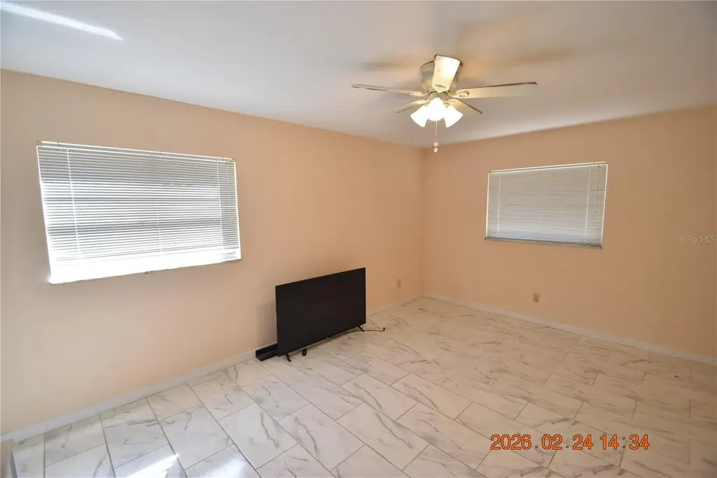 5028 16th Street Zephyrhills FL 33542