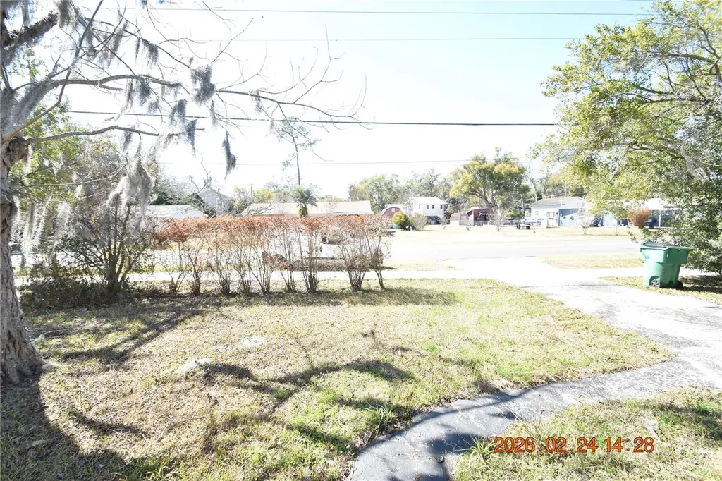 5028 16th Street Zephyrhills FL 33542
