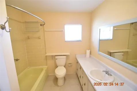 5028 16th Street Zephyrhills FL 33542