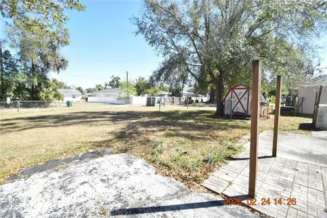 5028 16th Street Zephyrhills FL 33542