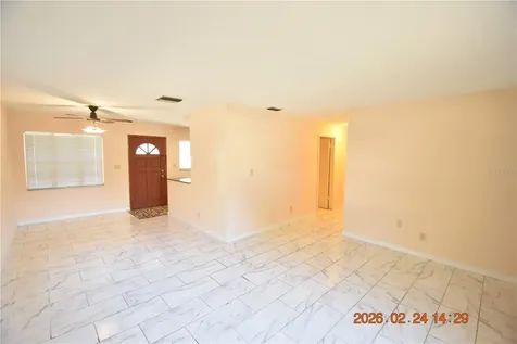 5028 16th Street Zephyrhills FL 33542