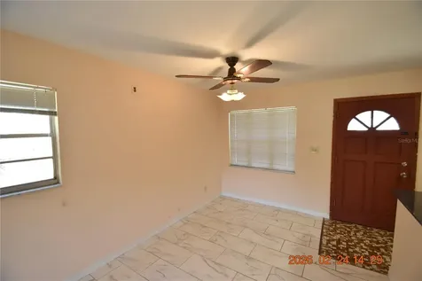 5028 16th Street Zephyrhills FL 33542