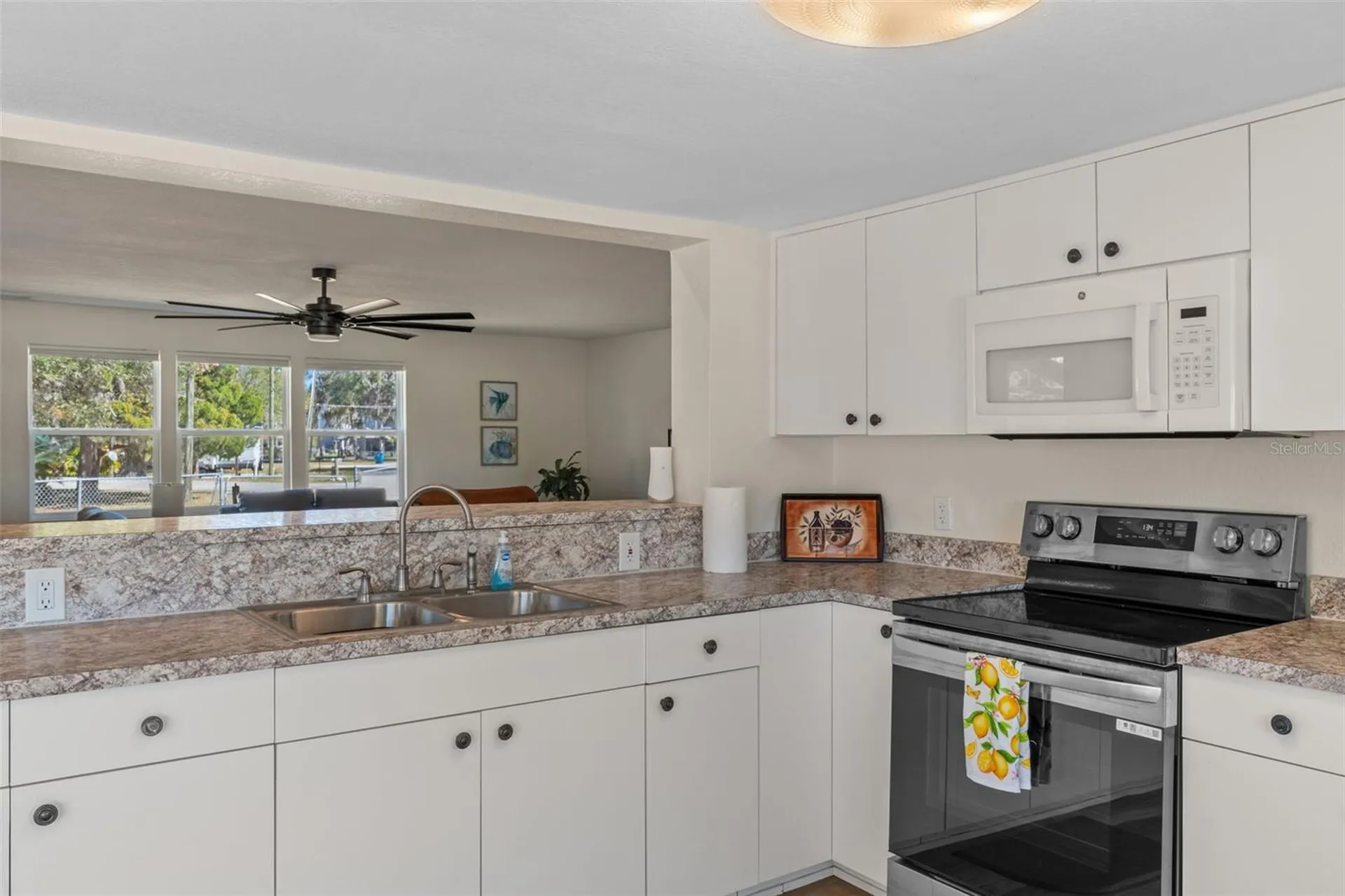 7272 Westwind Street Weeki Wachee FL 34607