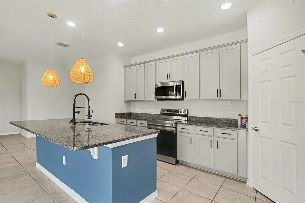 2735 Rowan Street Tavares FL 32778