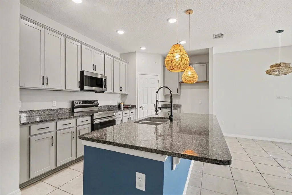 2735 Rowan Street Tavares FL 32778
