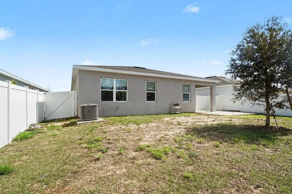 2735 Rowan Street Tavares FL 32778