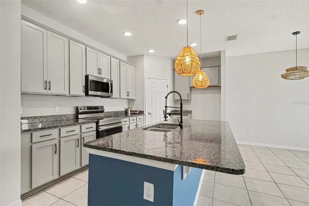 2735 Rowan Street Tavares FL 32778