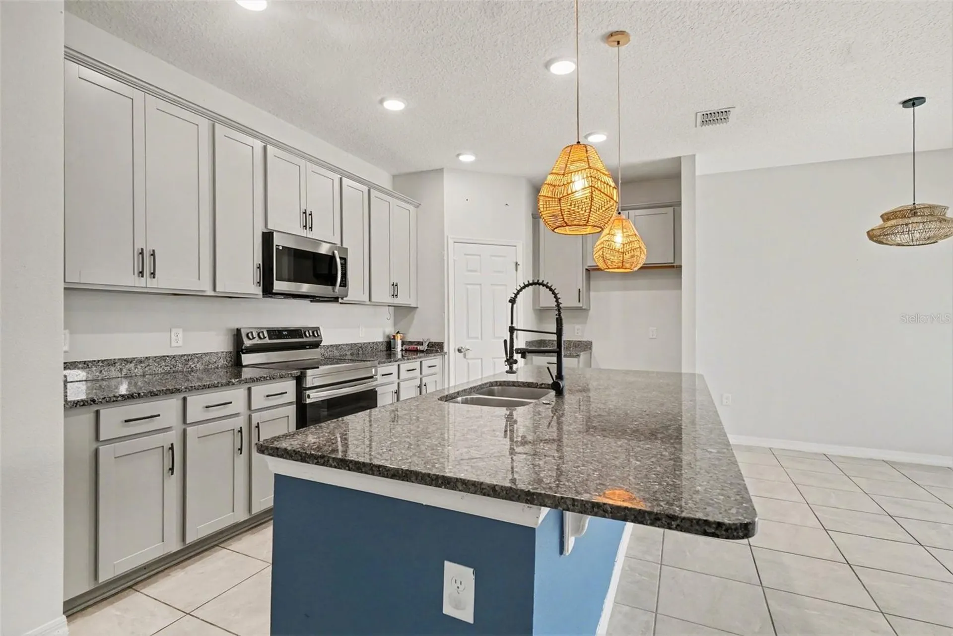2735 Rowan Street Tavares FL 32778