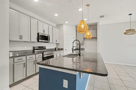 2735 Rowan Street Tavares FL 32778