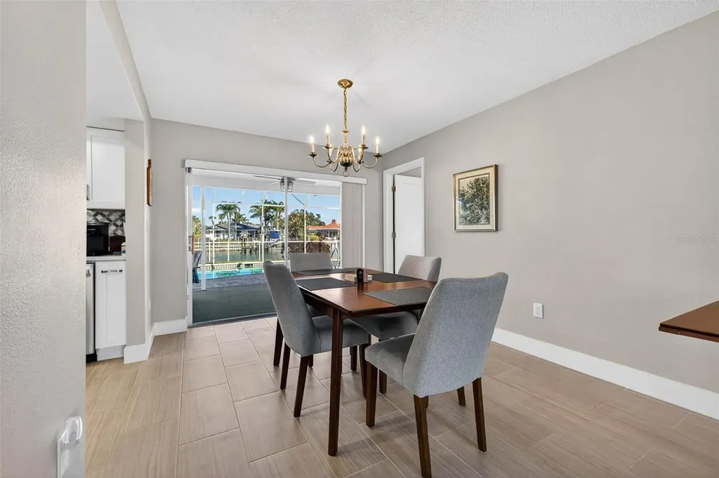 3927 48th Avenue S St Petersburg FL 33711