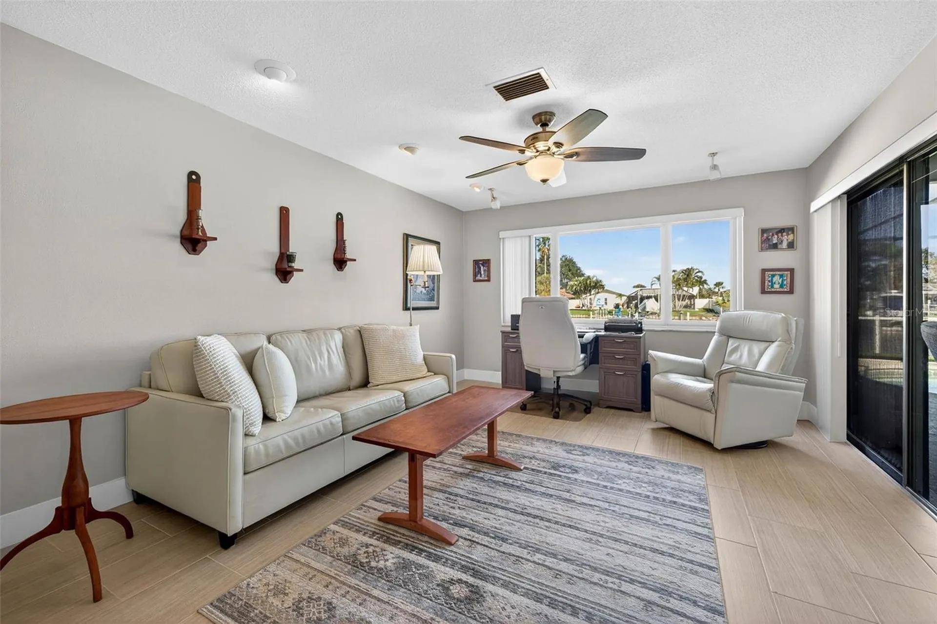 3927 48th Avenue S St Petersburg FL 33711
