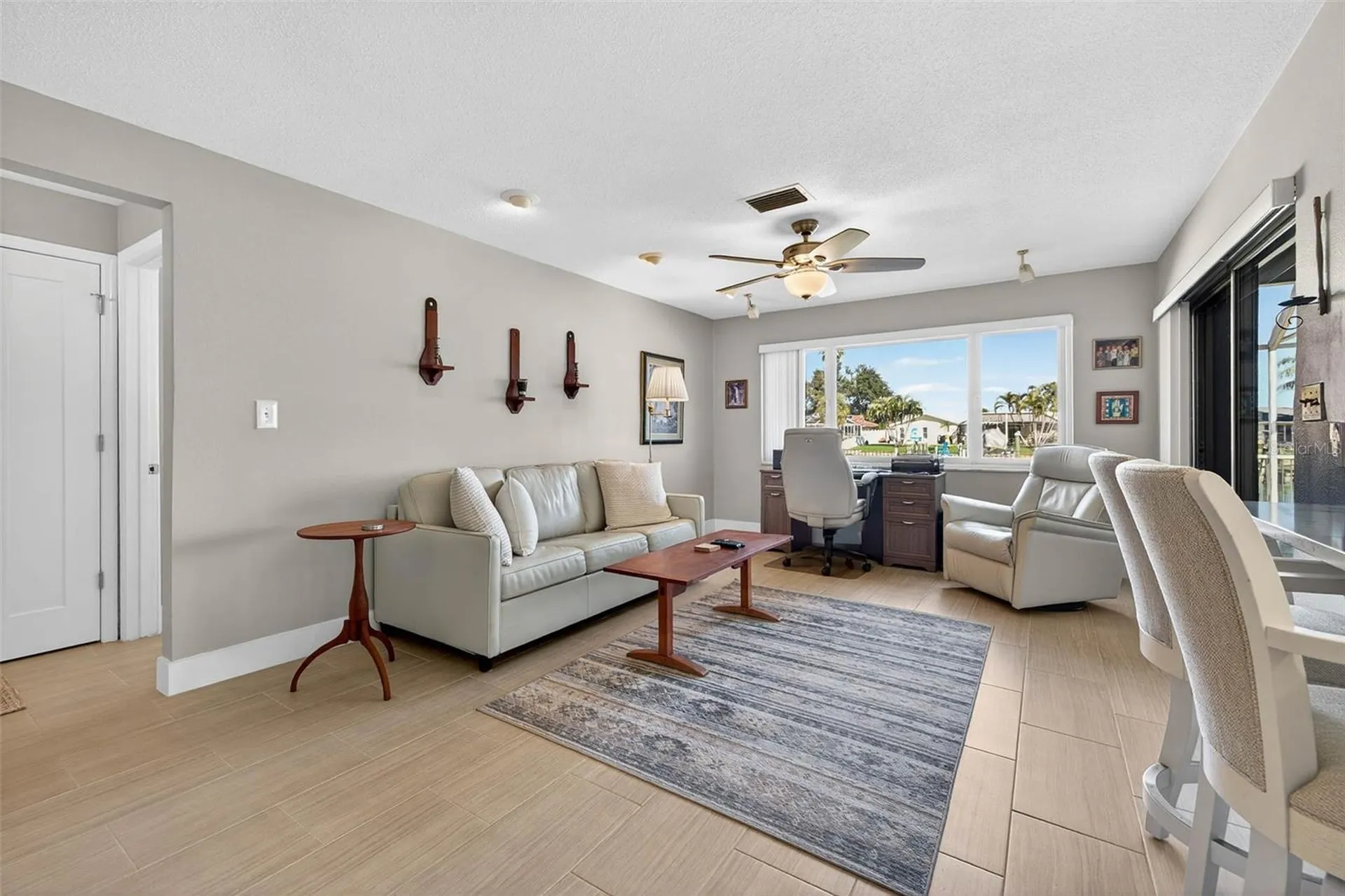 3927 48th Avenue S St Petersburg FL 33711