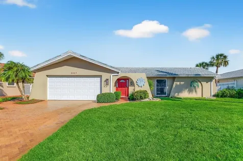 3927 48th Avenue S St Petersburg FL 33711