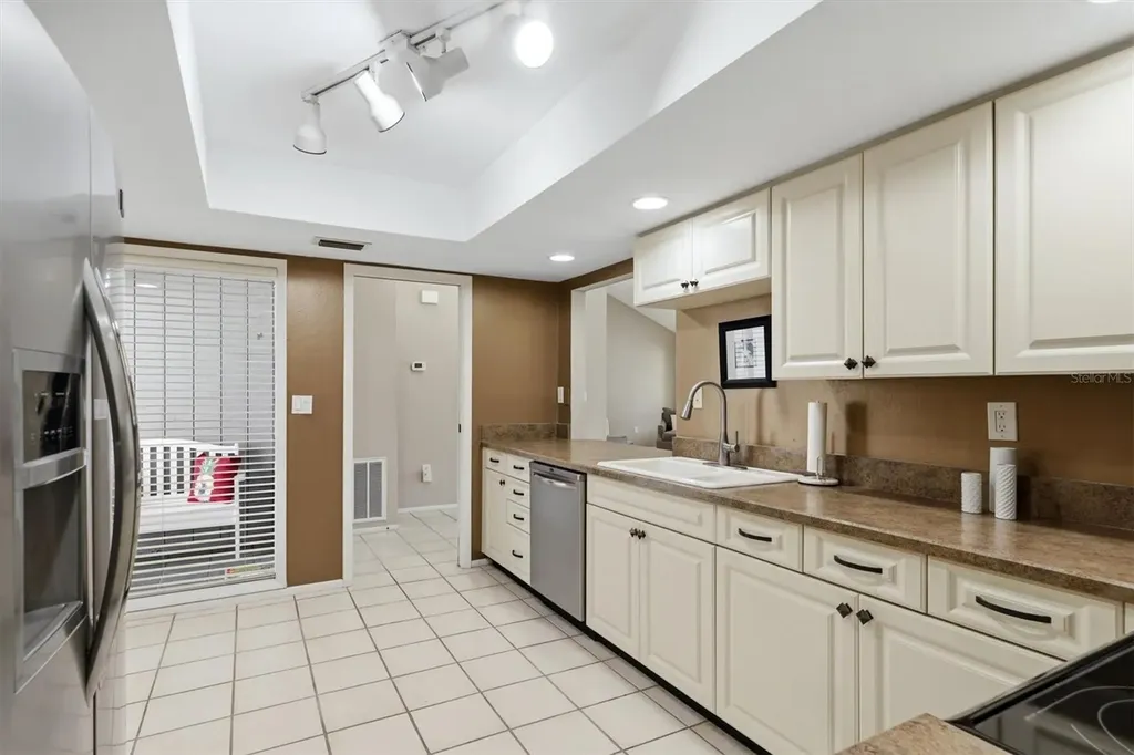 5462 Crestlake Boulevard Sarasota FL 34233