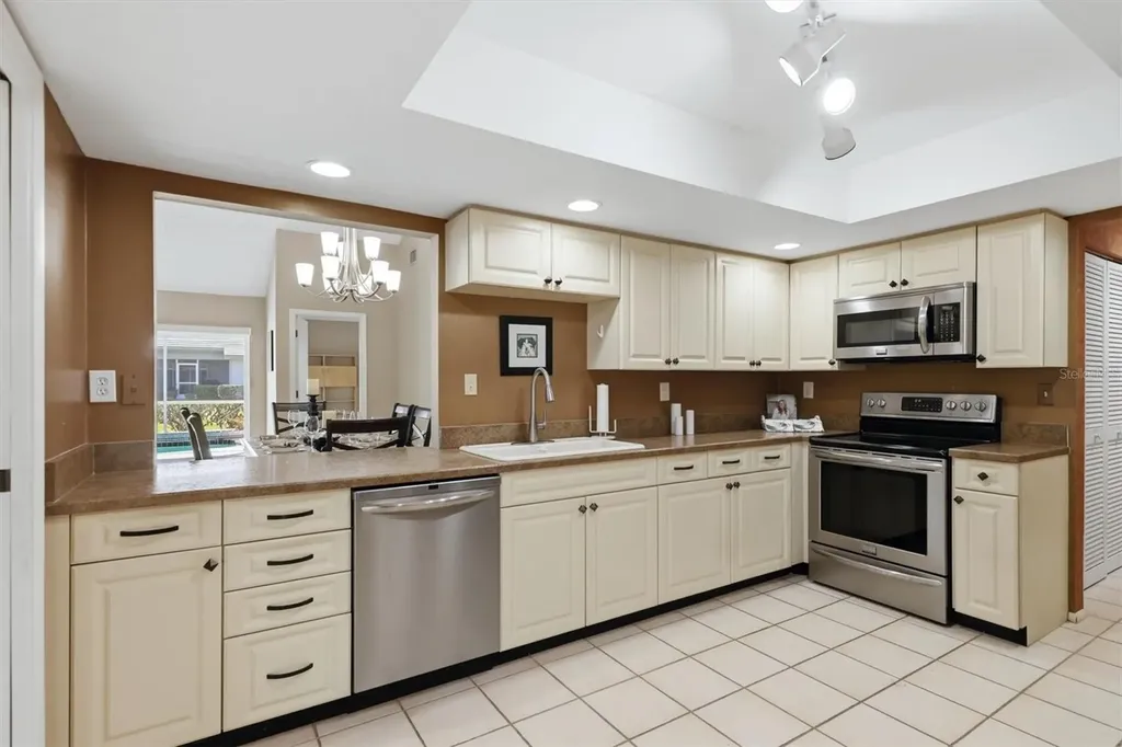 5462 Crestlake Boulevard Sarasota FL 34233