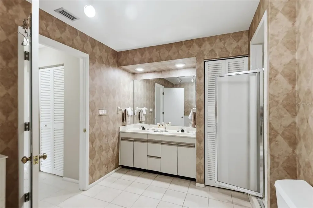 5462 Crestlake Boulevard Sarasota FL 34233