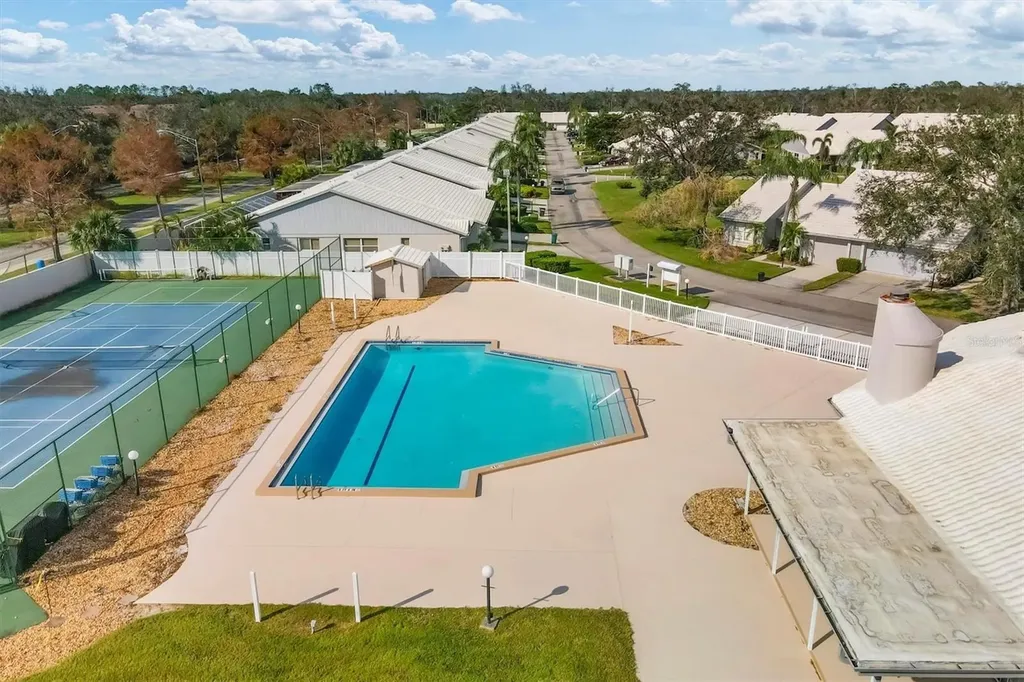 5462 Crestlake Boulevard Sarasota FL 34233