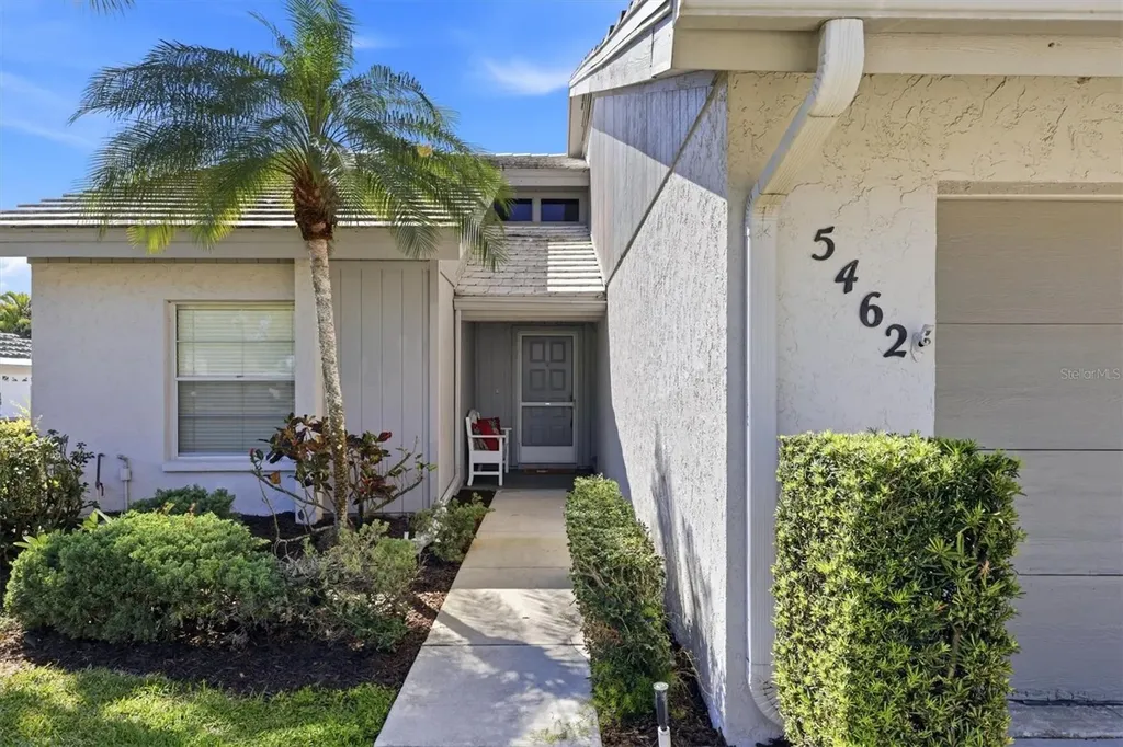 5462 Crestlake Boulevard Sarasota FL 34233