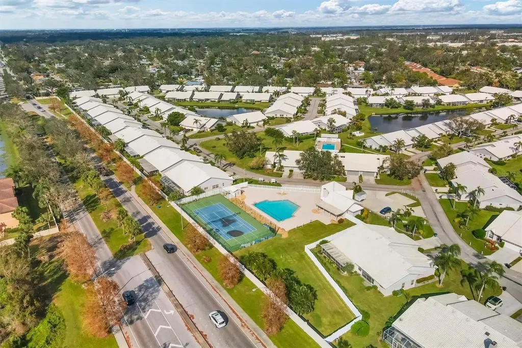 5462 Crestlake Boulevard Sarasota FL 34233