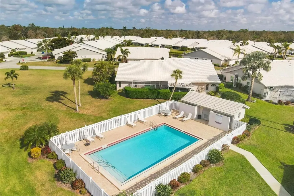 5462 Crestlake Boulevard Sarasota FL 34233
