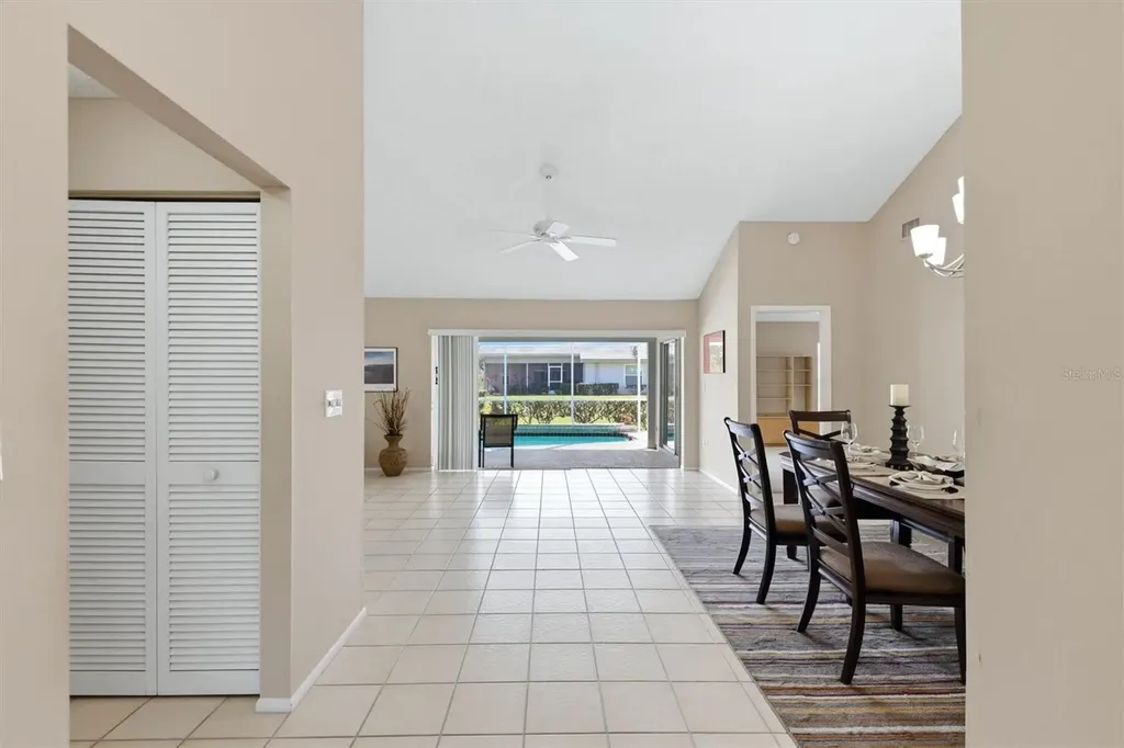 5462 Crestlake Boulevard Sarasota FL 34233