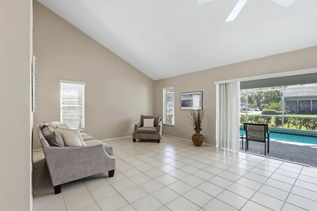 5462 Crestlake Boulevard Sarasota FL 34233