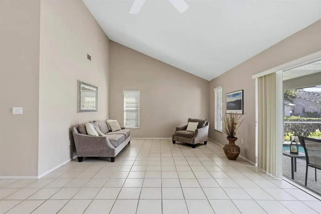 5462 Crestlake Boulevard Sarasota FL 34233