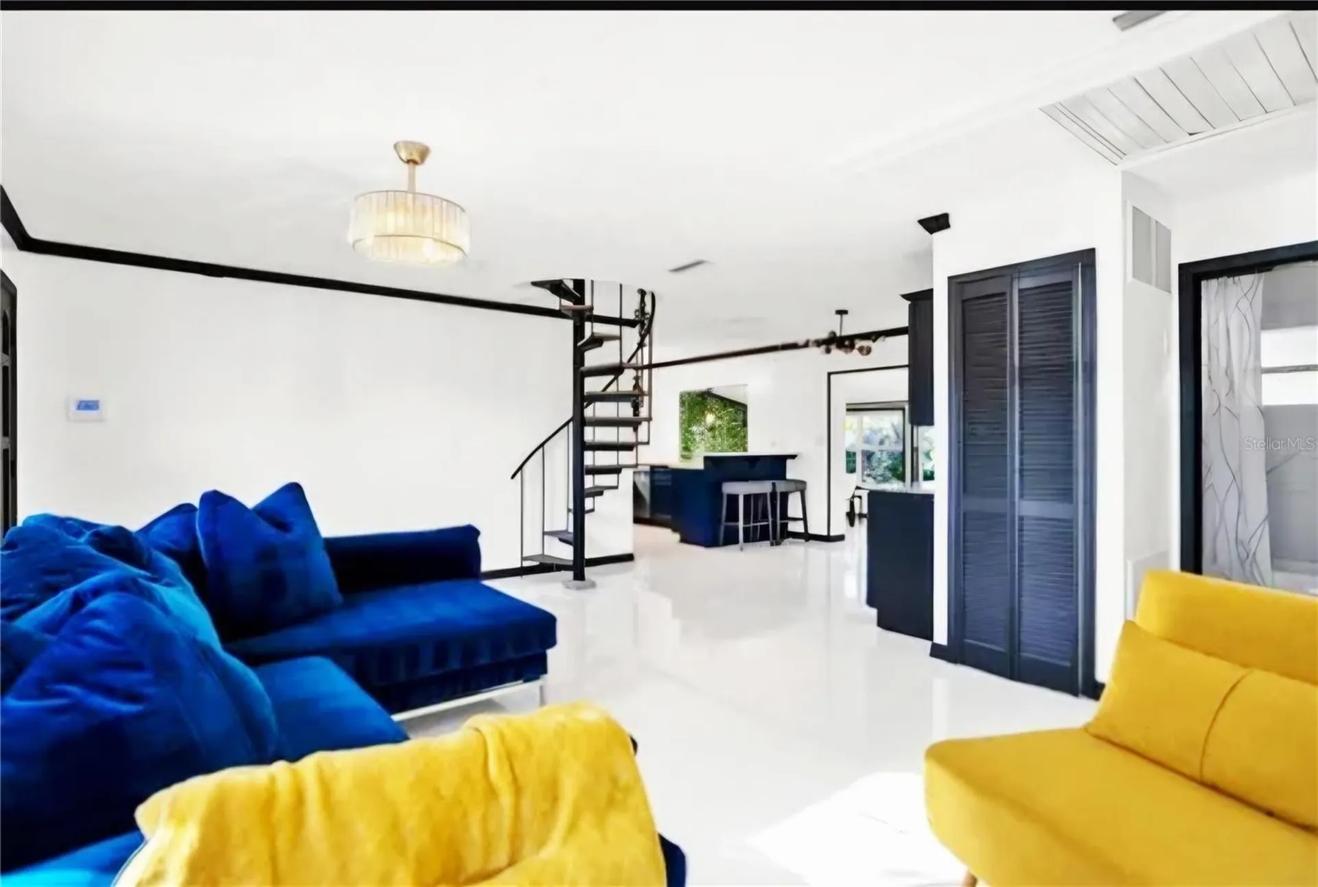 5564 N 63rd Way N St Petersburg FL 33709